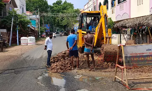 குடிநீர் குழாய் உடைப்பு சீரமைக்கும் பணி தொடங்கியது