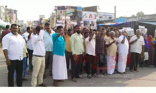 பாலஸ்தீன மக்கள் மீதான இஸ்ரேலின் தாக்குதலை கண்டித்து ஆர்ப்பாட்டம் பாலஸ்தீன மக்கள் மீதான இஸ்ரேலின் தாக்குதலை கண்டித்து ஆர்ப்பாட்டம்