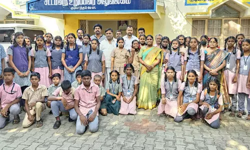 போட்டிகளில் கலந்துகொள்ளும் பள்ளி மாணவ-மாணவிகள் போட்டிகளில் கலந்துகொள்ளும் பள்ளி மாணவ-மாணவிகள்