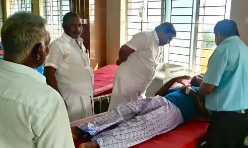 கதண்டுகள் கடித்து ஊராட்சி தலைவர் உள்பட 6 பேர் காயம் கதண்டுகள் கடித்து ஊராட்சி தலைவர் உள்பட 6 பேர் காயம்