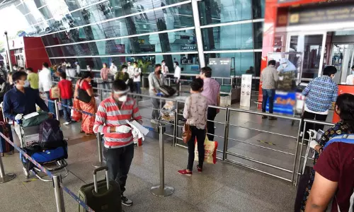 பயணிகளின் தொடர் புகார் எதிரொலி: விமான நிறுவன அதிகாரிகளுடன் மத்திய அரசு 8-ந்தேதி ஆலோசனை பயணிகளின் தொடர் புகார் எதிரொலி: விமான நிறுவன அதிகாரிகளுடன் மத்திய அரசு 8-ந்தேதி ஆலோசனை