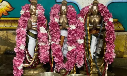 திருக்கோவிலூர் உலகளந்த பெருமாள் கோவிலில் ஆழ்வார் உற்சவம் திருக்கோவிலூர் உலகளந்த பெருமாள் கோவிலில் ஆழ்வார் உற்சவம்