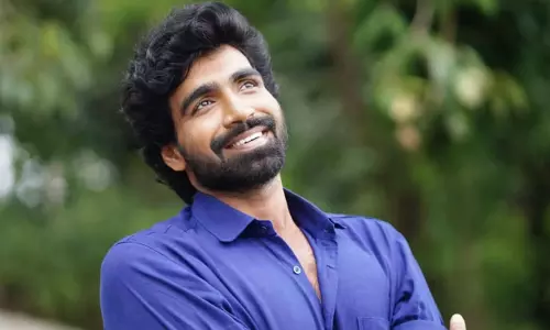 அர்ஜுன் சக்ரவர்த்தி படத்தின் போஸ்டர் வெளியானது அர்ஜுன் சக்ரவர்த்தி படத்தின் போஸ்டர் வெளியானது