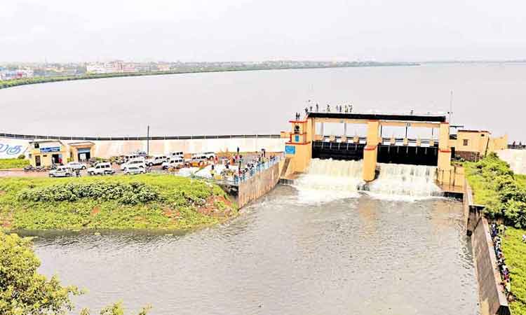 புழல் ஏரிக்கு நீர்வரத்து 700 கன அடியாக அதிகரிப்பு