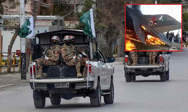 பாகிஸ்தான்:  விமான படை தளம் மீது திடீர் தாக்குதல்; 3 பயங்கரவாதிகள் சுட்டு கொலை