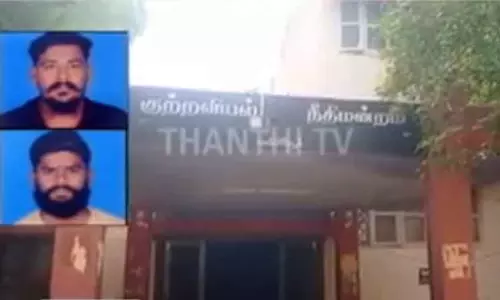 தூத்துக்குடி புதுமணத் தம்பதி கொலை வழக்கு - மேலும் 2 குற்றவாளிகள் வள்ளியூர் கோர்ட்டில் சரண் தூத்துக்குடி புதுமணத் தம்பதி கொலை வழக்கு - மேலும் 2 குற்றவாளிகள் வள்ளியூர் கோர்ட்டில் சரண்