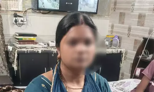 டெல்லி: நாயை ஏவி விட்டு பெண்ணை கடிக்க வைத்த நபர் டெல்லி: நாயை ஏவி விட்டு பெண்ணை கடிக்க வைத்த நபர்