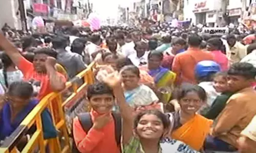 களைகட்டும் தீபாவளி விற்பனை... மதுரை மாசி வீதிகளில் அலைமோதும் மக்கள் கூட்டம்