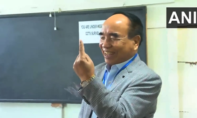 மிசோரம் சட்டசபை தேர்தல்:  பெரிய வெற்றியை பெறுவேன்; வாக்கை செலுத்திய பின் முதல்-மந்திரி பேட்டி