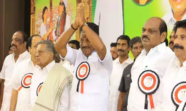 தனது ஆதரவு நிர்வாகிகளுடன் ஓ.பன்னீர்செல்வம் ஆலோசனை..!