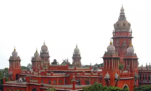 சட்டமன்ற எதிர்க்கட்சித் துணை தலைவர் விவகாரம்: சென்னை ஐகோர்ட்டு உத்தரவு சட்டமன்ற எதிர்க்கட்சித் துணை தலைவர் விவகாரம்: சென்னை ஐகோர்ட்டு உத்தரவு