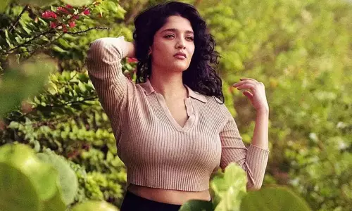 சிக்ஸ் பேக்ஸ் முயற்சியில் ரித்திகா.. வைரலாகும் புகைப்படம் சிக்ஸ் பேக்ஸ் முயற்சியில் ரித்திகா.. வைரலாகும் புகைப்படம்