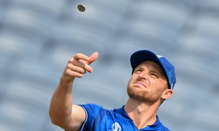 உலகக்கோப்பை கிரிக்கெட்; பாகிஸ்தானுக்கு எதிராக டாஸ் வென்ற இங்கிலாந்து பேட்டிங் தேர்வு...!