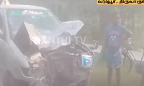 திருவாரூர் மாவட்டம் மன்னார்குடி அருகே கார் - பைக் நேருக்கு நேர் மோதல்: 3 பேர் பலி