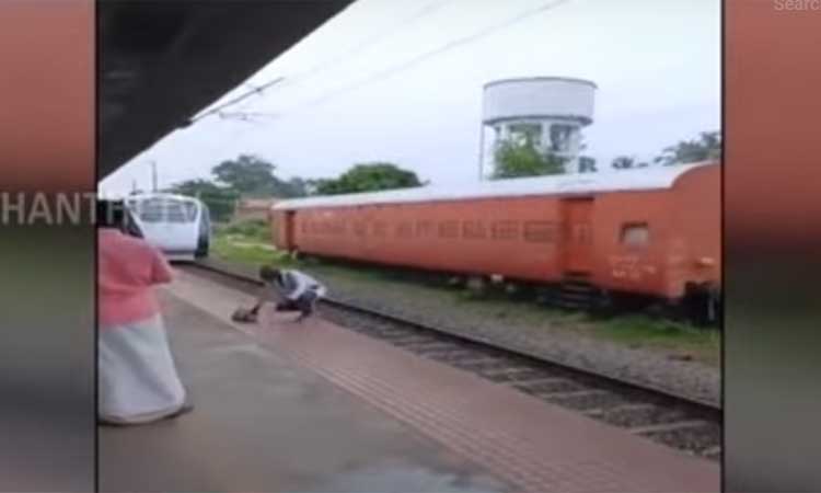 வந்தே பாரத் ரெயிலுடன் போட்டி... நொடிப் பொழுதில் உயிர் தப்பிய முதியவர்