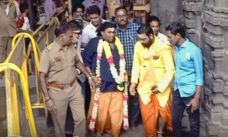 திருவண்ணாமலை அருணாசலேஸ்வரர் கோவிலில் நடிகர் யோகிபாபு சாமி தரிசனம்