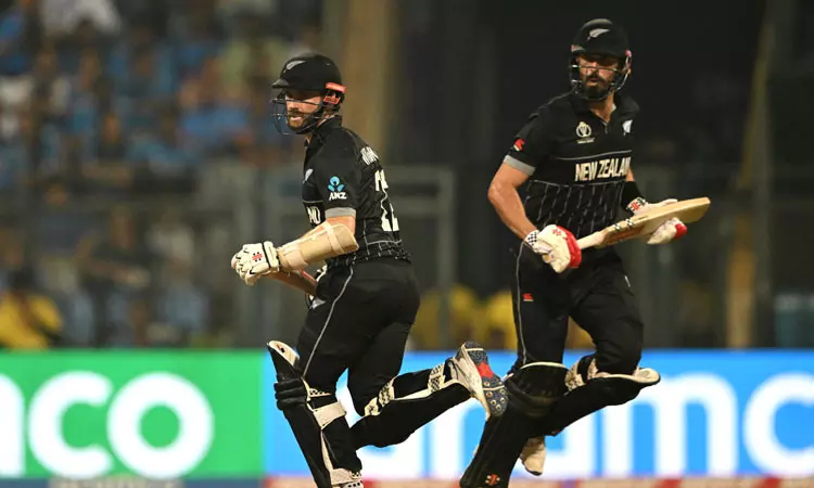 நியூசிலாந்து தரப்பில் வில்லியம்சன், டேரில்... ... ஷமி அபார பந்துவீச்சு...நியூசிலாந்தை வீழ்த்தி இறுதிப்போட்டிக்கு முன்னேறிய இந்தியா...! நியூசிலாந்து தரப்பில் வில்லியம்சன், டேரில்... ... ஷமி அபார பந்துவீச்சு...நியூசிலாந்தை வீழ்த்தி இறுதிப்போட்டிக்கு முன்னேறிய இந்தியா...!