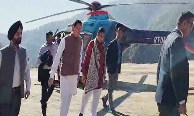 உத்தரகாண்ட் சுரங்க விபத்து; மீட்புப் பணிகள் குறித்து மத்திய மந்திரி நிதின் கட்கரி நேரில் ஆய்வு