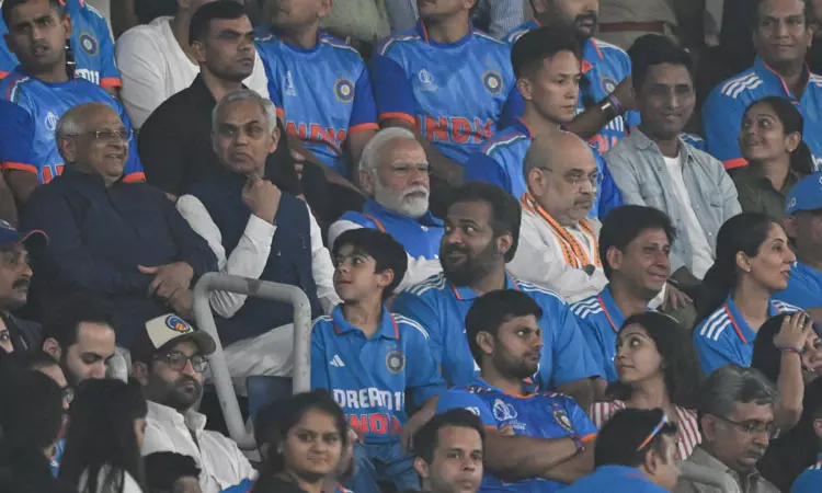 இறுதிப்போட்டியை கண்டுகளிக்கும் பிரதமர் மோடி ... உலகக்கோப்பை கிரிக்கெட் இறுதி போட்டி...டிராவிஸ் ஹெட் அதிரடி சதம்...சாம்பியன் பட்டம் வென்ற ஆஸ்திரேலியா...! இறுதிப்போட்டியை கண்டுகளிக்கும் பிரதமர் மோடி ... உலகக்கோப்பை கிரிக்கெட் இறுதி போட்டி...டிராவிஸ் ஹெட் அதிரடி சதம்...சாம்பியன் பட்டம் வென்ற ஆஸ்திரேலியா...!