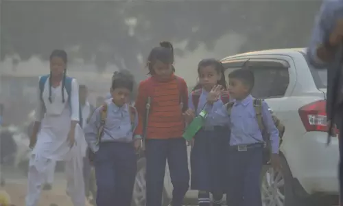 காற்றுமாசு சற்று குறைவு: தலைநகர் டெல்லியில் நாளை முதல் பள்ளிகள் திறப்பு