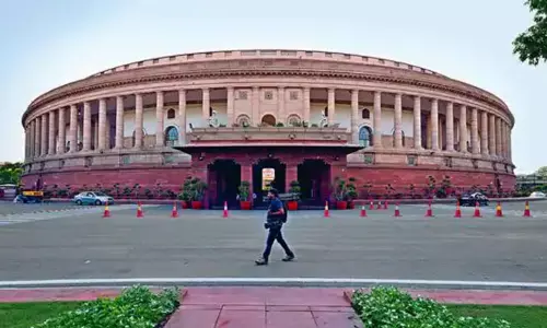 மக்களவையில் 700 தனிநபர் மசோதாக்கள் நிலுவையில் உள்ளதாக தகவல் மக்களவையில் 700 தனிநபர் மசோதாக்கள் நிலுவையில் உள்ளதாக தகவல்