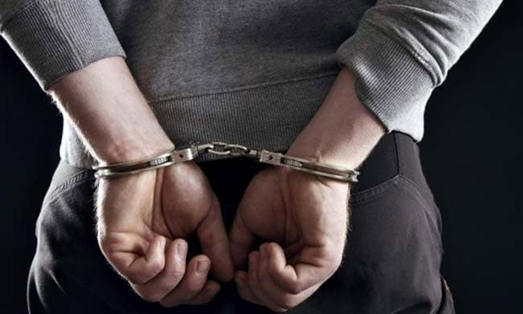 அசாமில் இளம்பெண் மீது ஆசிட் வீச்சு: வாலிபர் கைது