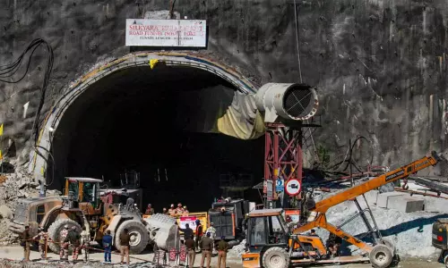 தொழில் நுட்ப கோளாறு: உத்தரகாண்ட் சுரங்க மீட்பு பணிகள் மீண்டும் நிறுத்தம்