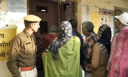 ராஜஸ்தான் மாநில சட்டசபை தேர்தல்- 3 மணி நிலவரப்படி 55.63 சதவீத வாக்குகள் பதிவு ராஜஸ்தான் மாநில சட்டசபை தேர்தல்- 3 மணி நிலவரப்படி 55.63 சதவீத வாக்குகள் பதிவு