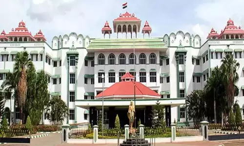 தொழில்நுட்ப காரணங்களைக் கூறி இறப்புச் சான்றிதழ் மறுக்கக் கூடாது: மதுரை ஐகோர்ட்டு