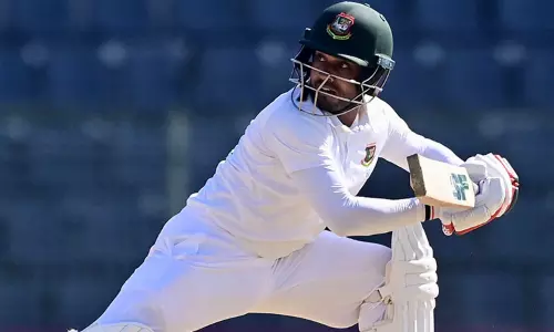 நியூசிலாந்துக்கு எதிரான முதல் டெஸ்ட்: 332 ரன்கள் இலக்கு நிர்ணயித்தது வங்காளதேச அணி..! நியூசிலாந்துக்கு எதிரான முதல் டெஸ்ட்: 332 ரன்கள் இலக்கு நிர்ணயித்தது வங்காளதேச அணி..!