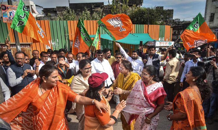 ராஜஸ்தான், மத்திய பிரதேசத்தில் பாஜக தொண்டர்கள் கொண்டாட்டம்