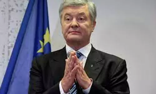 எங்கும் போகக்கூடாது.. உக்ரைன் முன்னாள் அதிபர் நாட்டை விட்டு வெளியேற தடை எங்கும் போகக்கூடாது.. உக்ரைன் முன்னாள் அதிபர் நாட்டை விட்டு வெளியேற தடை