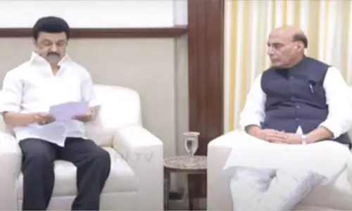 முதல்-அமைச்சர் மு.க.ஸ்டாலினுடன் மத்திய மந்திரி ராஜ்நாத் சிங் சந்திப்பு..! முதல்-அமைச்சர் மு.க.ஸ்டாலினுடன் மத்திய மந்திரி ராஜ்நாத் சிங் சந்திப்பு..!