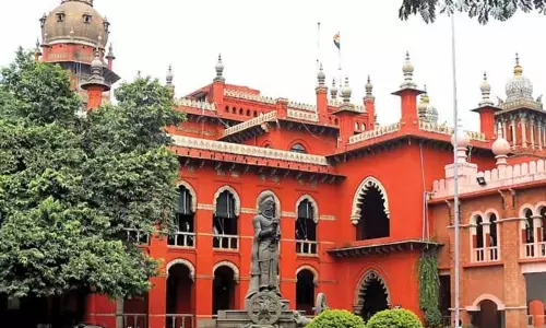 மின்வாரிய அலுவலகங்களில் பயோ மெட்ரிக் முறை- சாத்தியக்கூறுகளை பரிசீலிக்க ஐகோர்ட்டு உத்தரவு