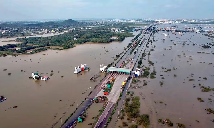 வெள்ள நிவாரணம்;  ரூ.12 ஆயிரம் ஆக  உயர்த்தி  வழங்க வேண்டும்: எடப்பாடி பழனிசாமி வலியுறுத்தல்