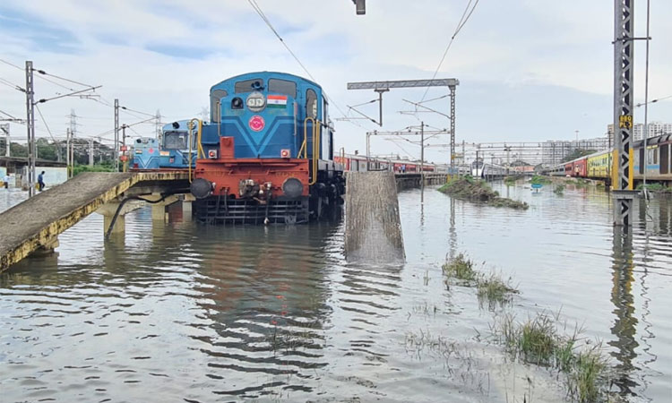 மிக்ஜம் புயல், கனமழை:  தெற்கு ரெயில்வேக்கு ரூ.35 கோடி வருவாய் இழப்பு