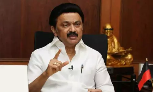 அரையாண்டு தேர்வு ஒத்திவைக்கப்படுவதாக முதல்-அமைச்சர் மு.க.ஸ்டாலின் அறிவிப்பு