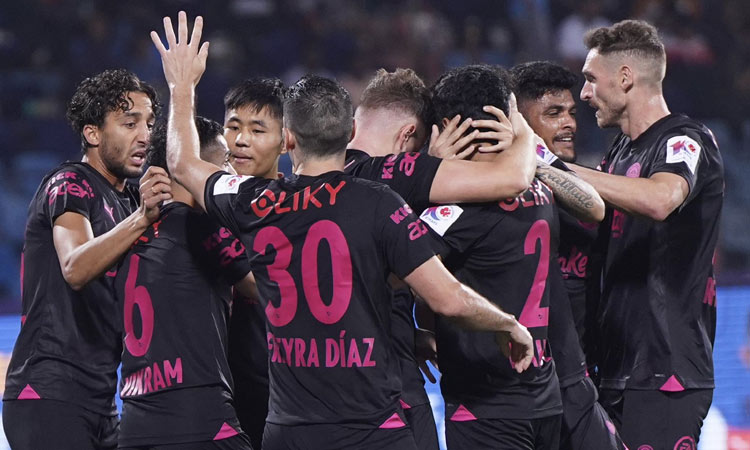 ஐ.எஸ்.எல். கால்பந்து தொடர்; கோவா - மும்பை அணிகள் நாளை மோதல்..!