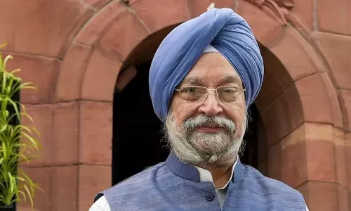 அண்டை நாடுகளை ஒப்பிடும்போது இந்தியாவில்தான் சமையல் கியாஸ் விலை குறைவு - மத்திய அரசு