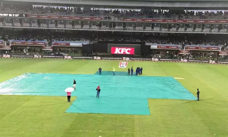 மழையால் தடைப்பட்ட 2-வது டி-20; இந்திய அணி 19.3 ஓவர்களில் 180 ரன்கள் சேர்ப்பு