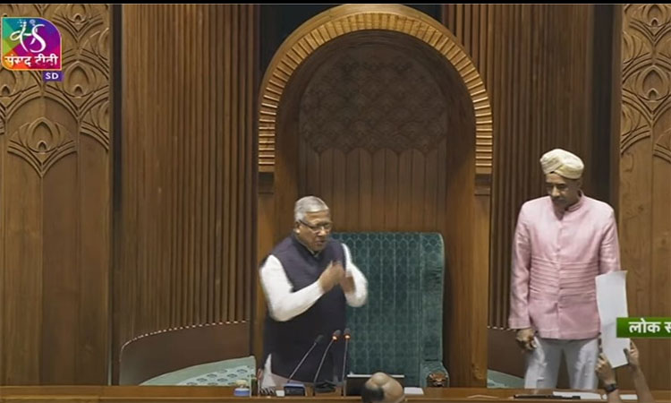 எதிர்க்கட்சிகள் தொடர் அமளி: நாடாளுமன்றத்தின் இரு அவைகளும் ஒத்திவைப்பு