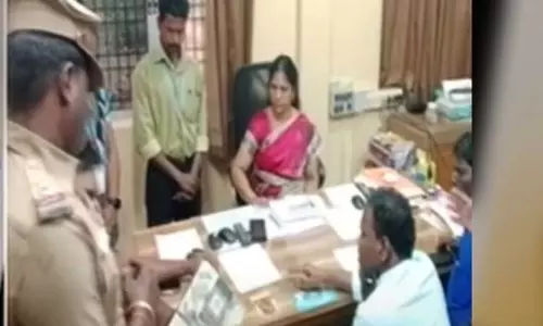 விழுப்புரத்தில் 12-ம் வகுப்பு மாணவி தூக்கிட்டு தற்கொலை
