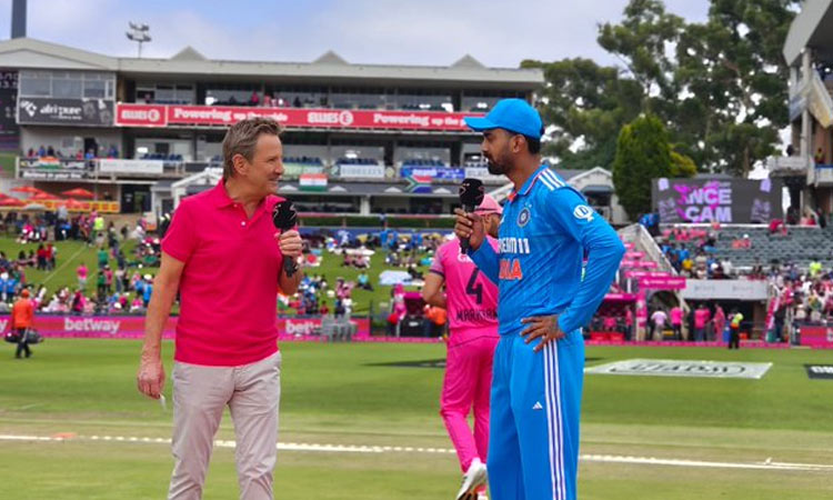 முதல் ஒருநாள் போட்டி; இந்தியாவுக்கு எதிராக டாஸ் வென்ற தென் ஆப்பிரிக்கா பேட்டிங் தேர்வு