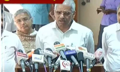 மின் இணைப்பு துண்டிக்கப்பட்ட பகுதிகளில் மின்சாரம் வழங்க போர்க்கால அடிப்படையில் நடவடிக்கை  -  சிவ்தாஸ் மீனா