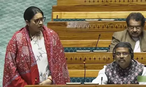 சம்பளத்துடன் மாதவிடாய் விடுமுறையை மறுத்தது ஏன்? மத்திய மந்திரி ஸ்மிருதி இரானி விளக்கம்