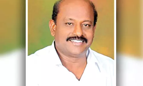 வெள்ளத்தால் பாதிக்கப்பட்ட வியாபாரிகளுக்கு வட்டியில்லாமல் ரூ.5 லட்சம் கடன் வழங்க வேண்டும் -விக்கிரமராஜா