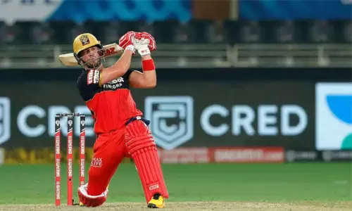 ஐபிஎல் தொடரில் இந்த வீரருக்கு சில ஆண்டுகளாக அதிக சம்பளம் கொடுக்கப்பட்டுள்ளது - ஏபி டிவில்லியர்ஸ் அதிரடி கருத்து