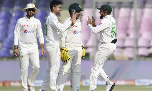 ஆஸ்திரேலியாவுக்கு எதிரான 2வது டெஸ்ட்...காயம் காரணமாக விலகும் மற்றொரு பாக். வீரர்..?