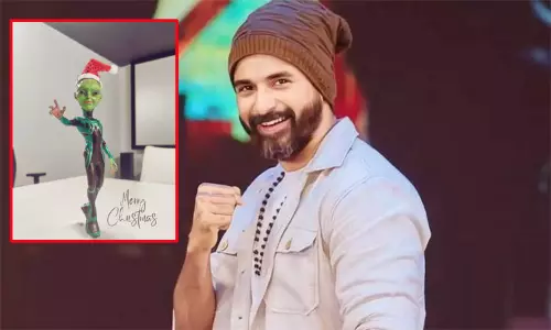 அயலான் பட ஏலியன் கதாபாத்திரத்தின் பொம்மை புகைப்படத்தை பகிர்ந்து கிறிஸ்துமஸ் வாழ்த்து தெரிவித்த சிவகார்த்திகேயன்..!