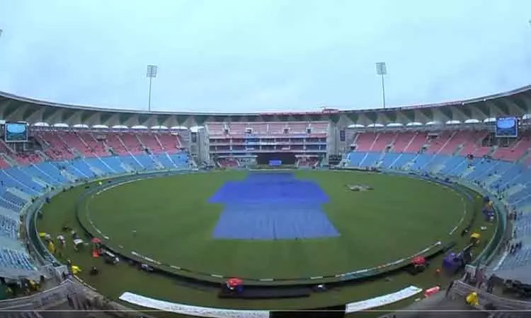 இந்தியா - தென் ஆப்பிரிக்கா இடையிலான முதலாவது டெஸ்ட்; மழையால் டாஸ் போடுவதில் தாமதம்...!